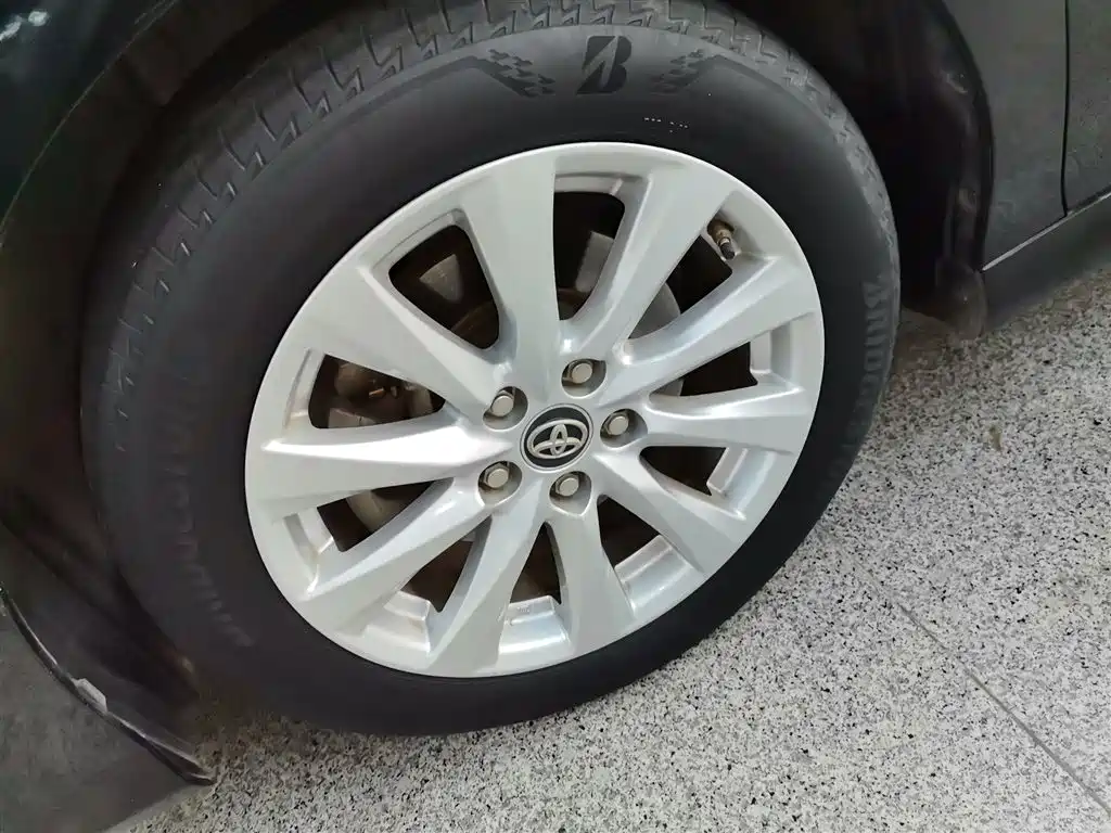 Toyota Camry 2018 2.0G Luxury Edition фото 25