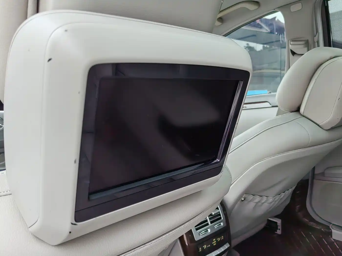 Mercedes-Benz S-Class 2011 2010 S 300 L Premium
