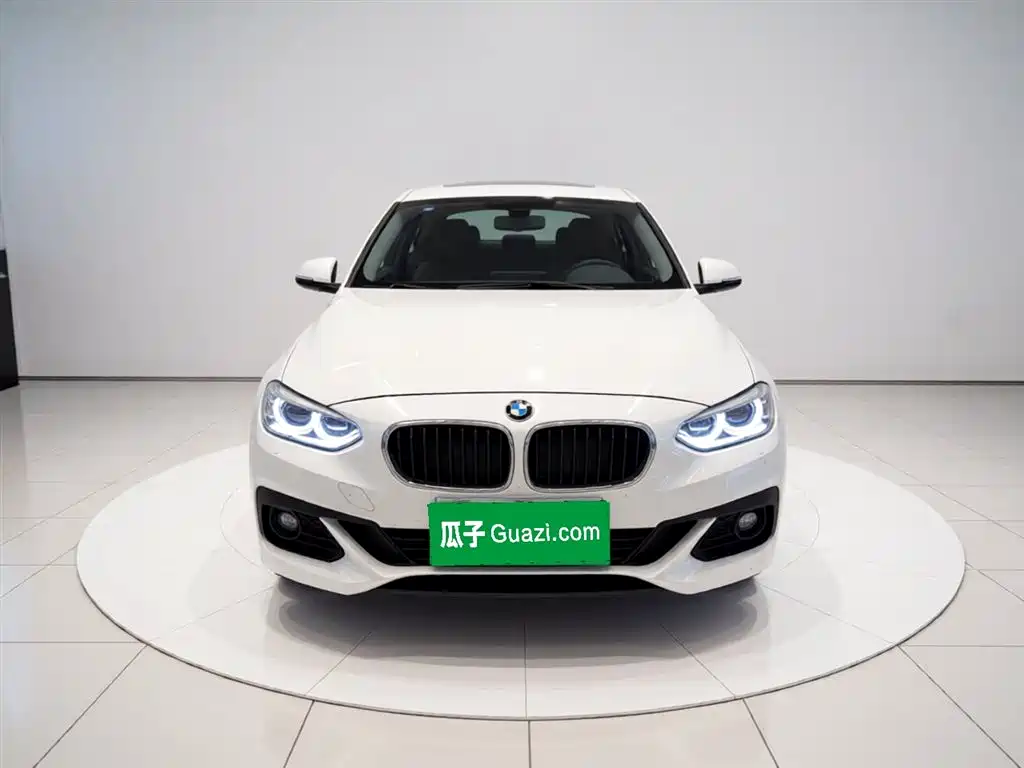 BMW 1 Series 2019 118i Fashion Edition фото 3