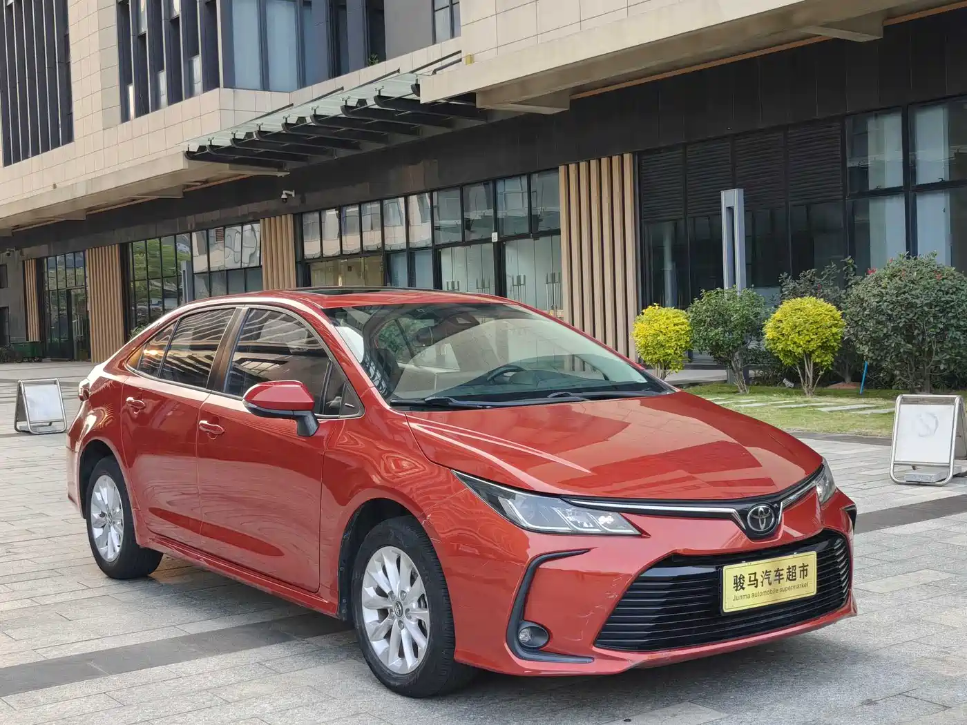 Toyota Corolla 2019 1.2T S-CVT GL-i Luxury Edition фото 5