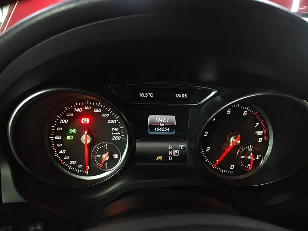 Mercedes-Benz GLA 2018 GLA 200 Dynamic фото 8