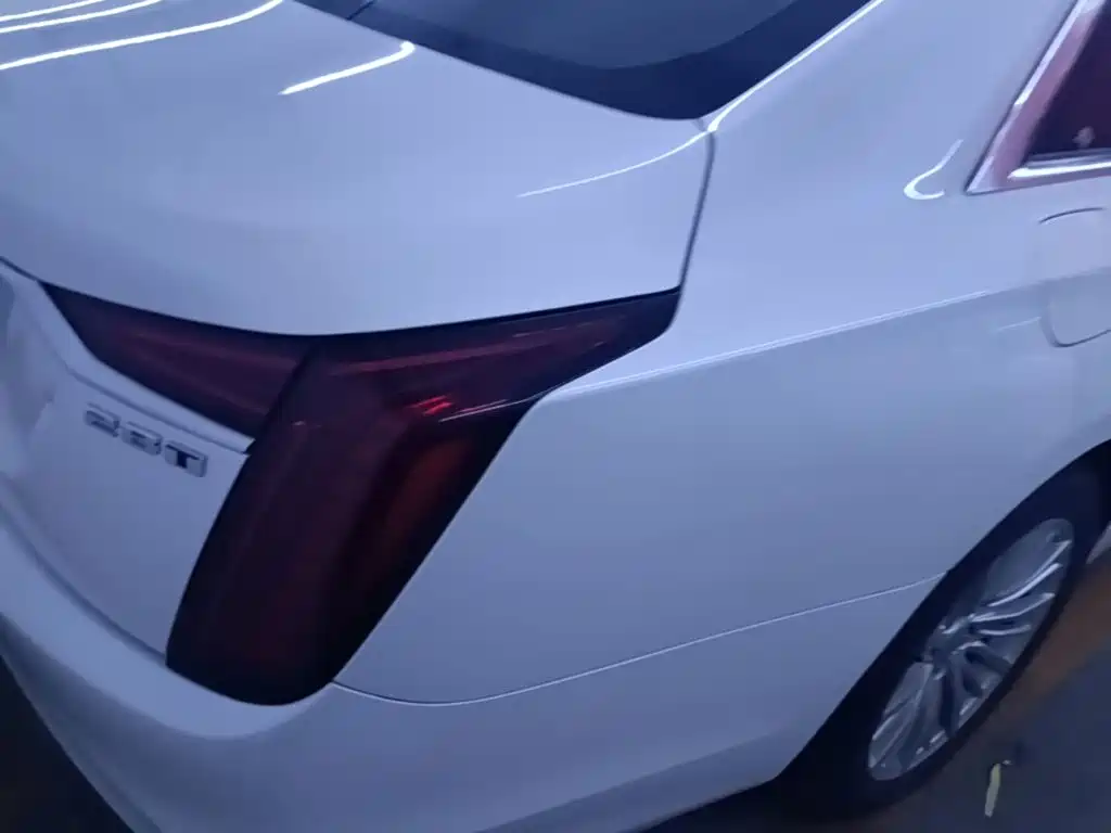Фото 8 - Cadillac CT6
