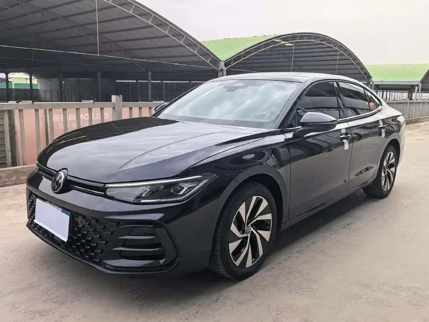 Volkswagen Passat 2025 Pro 380TSI Starlight Dragon Glory Edition
