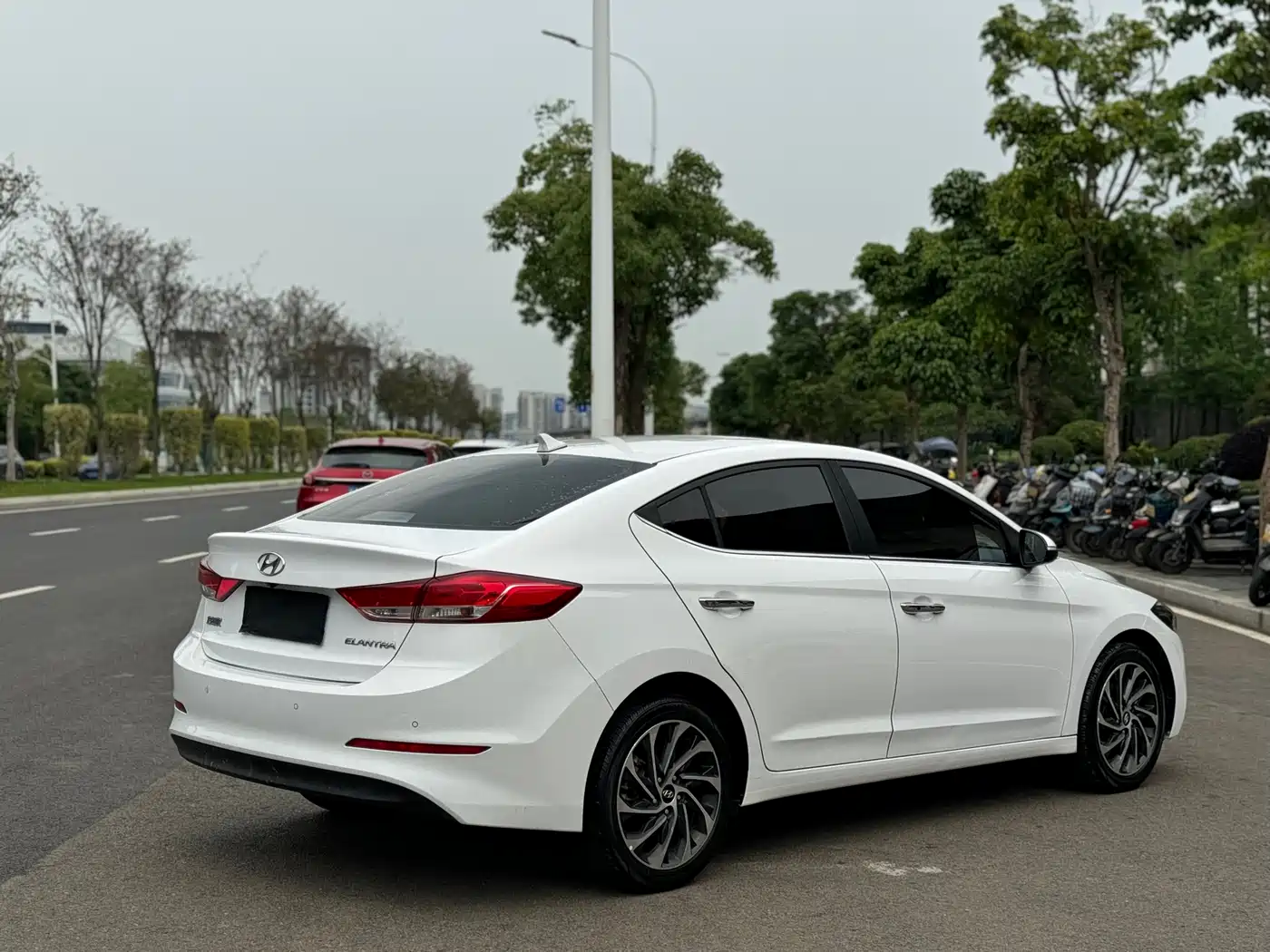 Hyundai Elantra 2020 1.5L CVT Smart Style·Elite фото 15