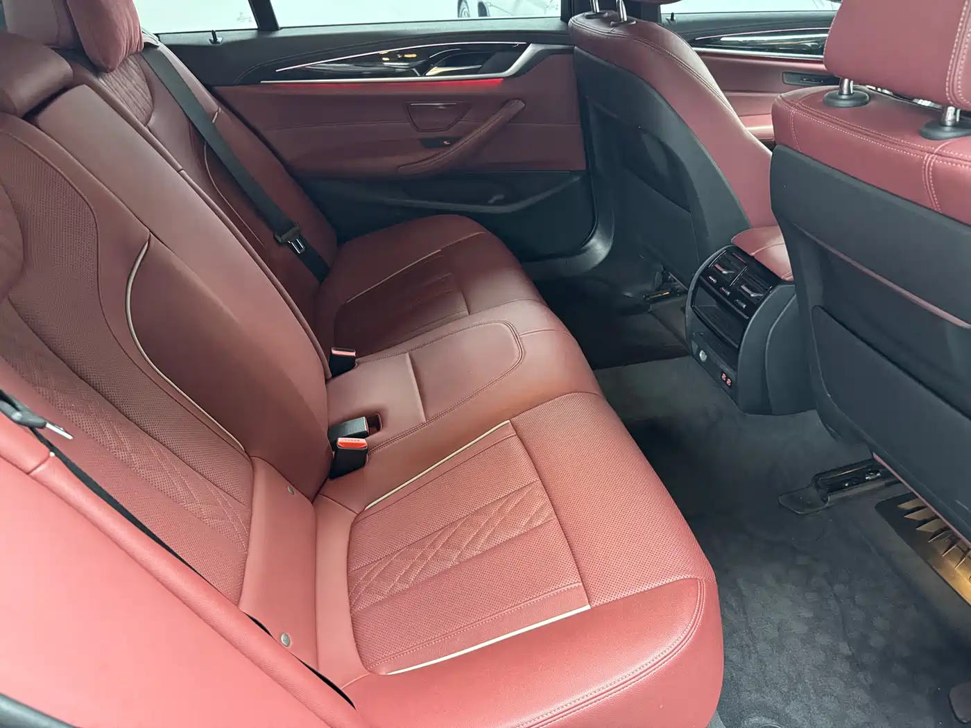 BMW 5 Series 2022 Model Second Facelift 525Li M Sport Package фото 12