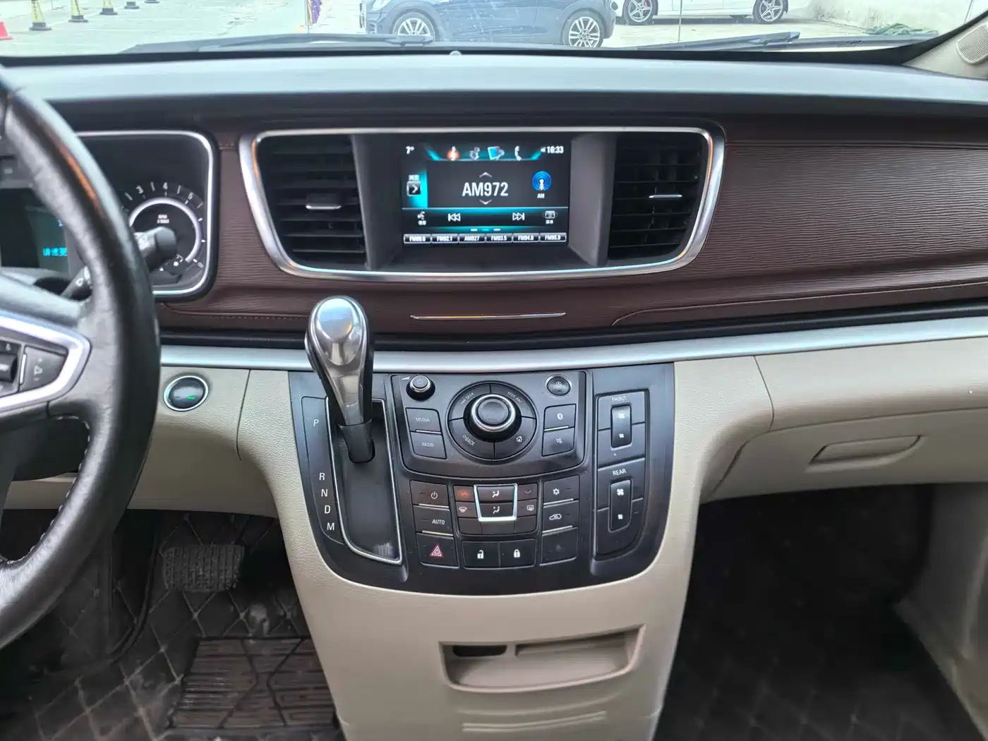 Buick GL8 2018 28T Luxury Model China VI фото 10