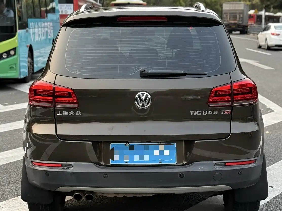 Volkswagen Tiguan 2015 1.8TSI Automatic 2WD Highline фото 8
