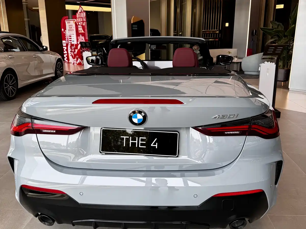 BMW 4 Series 2024 430i Convertible M Sport Shadow Edition фото 7