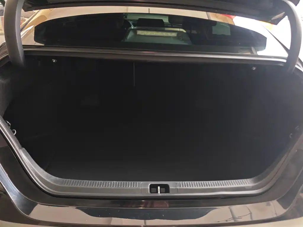 Toyota Camry 2018 2.5G Luxury Edition фото 19