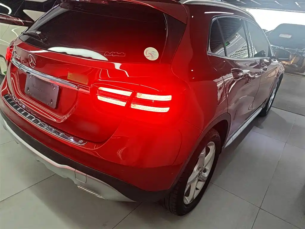 Mercedes-Benz GLA 2018 GLA 200 Dynamic фото 24