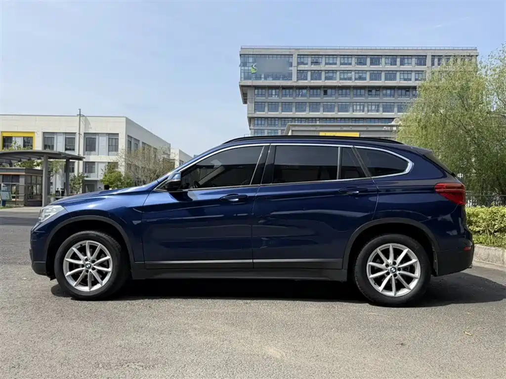 BMW X1 2019 sDrive18Li Fashion Model фото 25