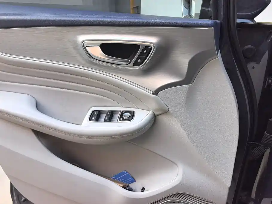Roewe iMAX8 2020 2021 400TGI Supreme Series Honor
