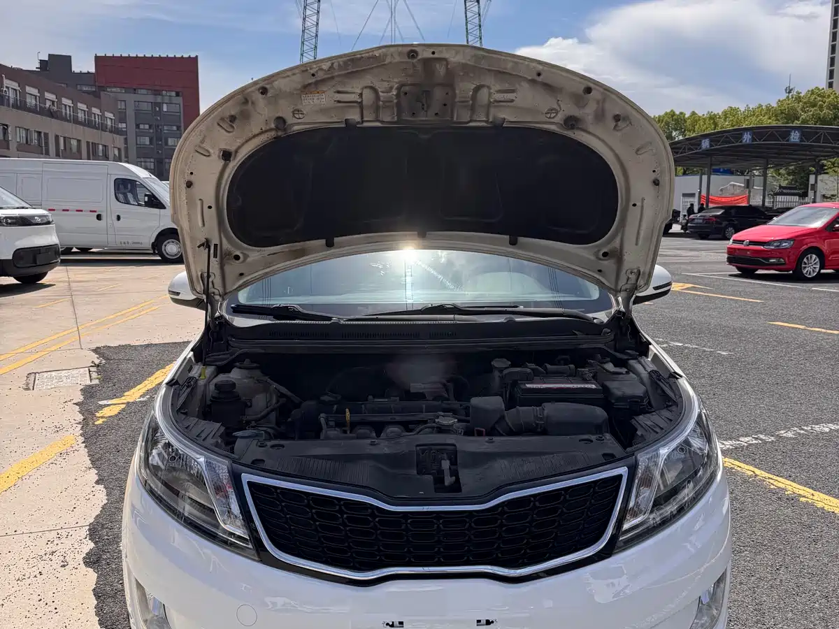 Kia K2 2012 Hatchback 1.6L AT Premium фото 17