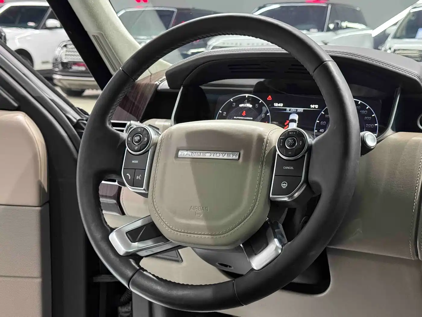 Land Rover Range Rover 2016 5.0 SC V8 AB Ultimate Autobiography LWB фото 12