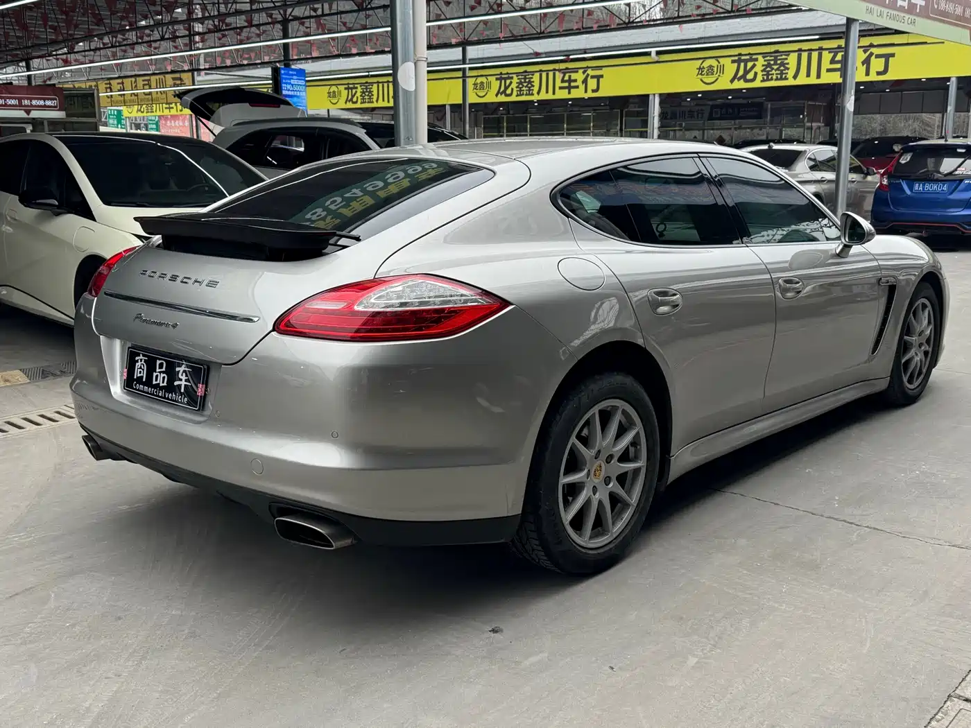 Porsche Panamera 2010 Panamera 4 3.6L фото 16