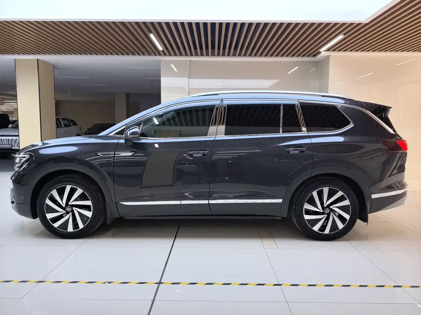 Volkswagen Talagon 2022 380TSI 4WD Luxury Premium Pro Edition 6-seater фото 20