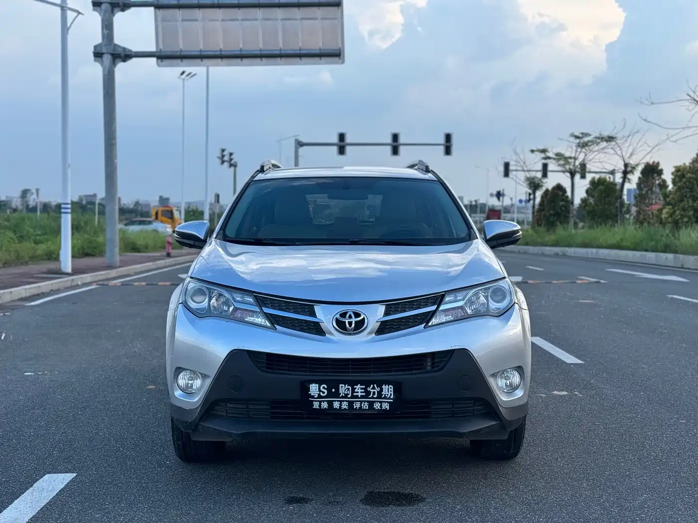 Фото 2 - Toyota RAV4