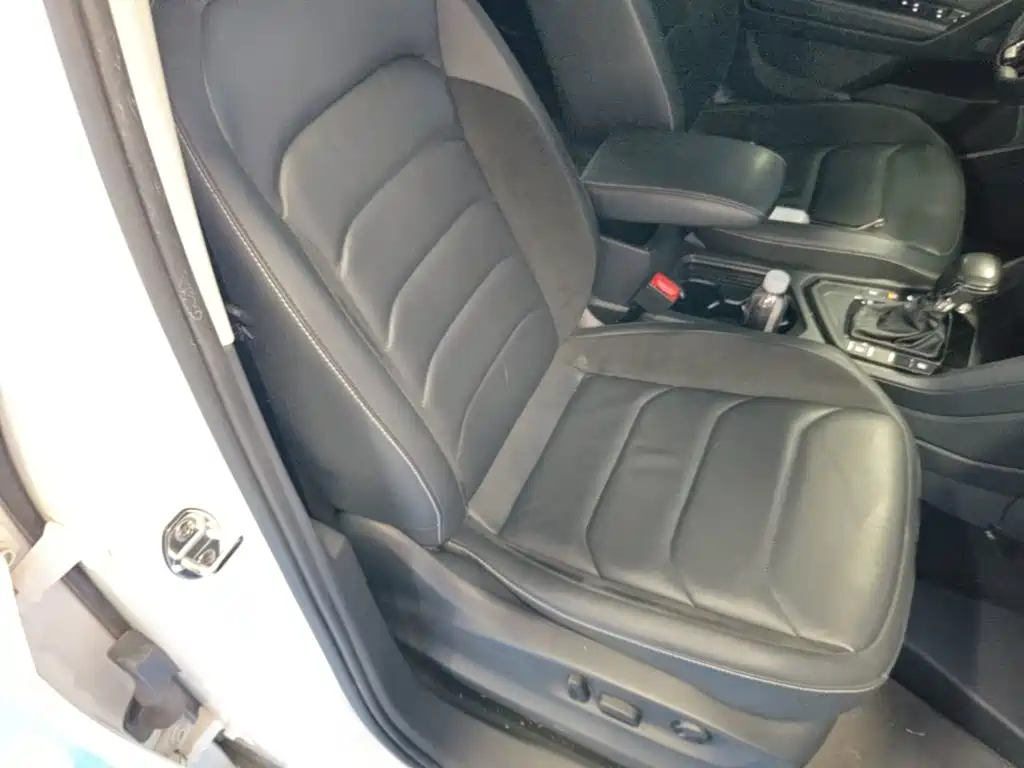 Фото 20 - Volkswagen Tiguan L