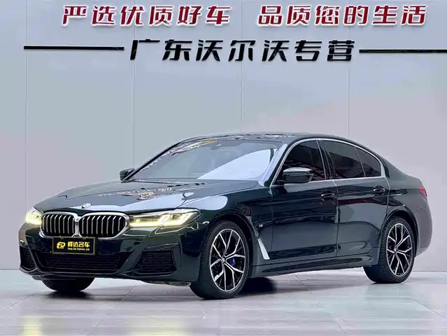 BMW 5 Series 540i, Стиль, M Спорт-пакет