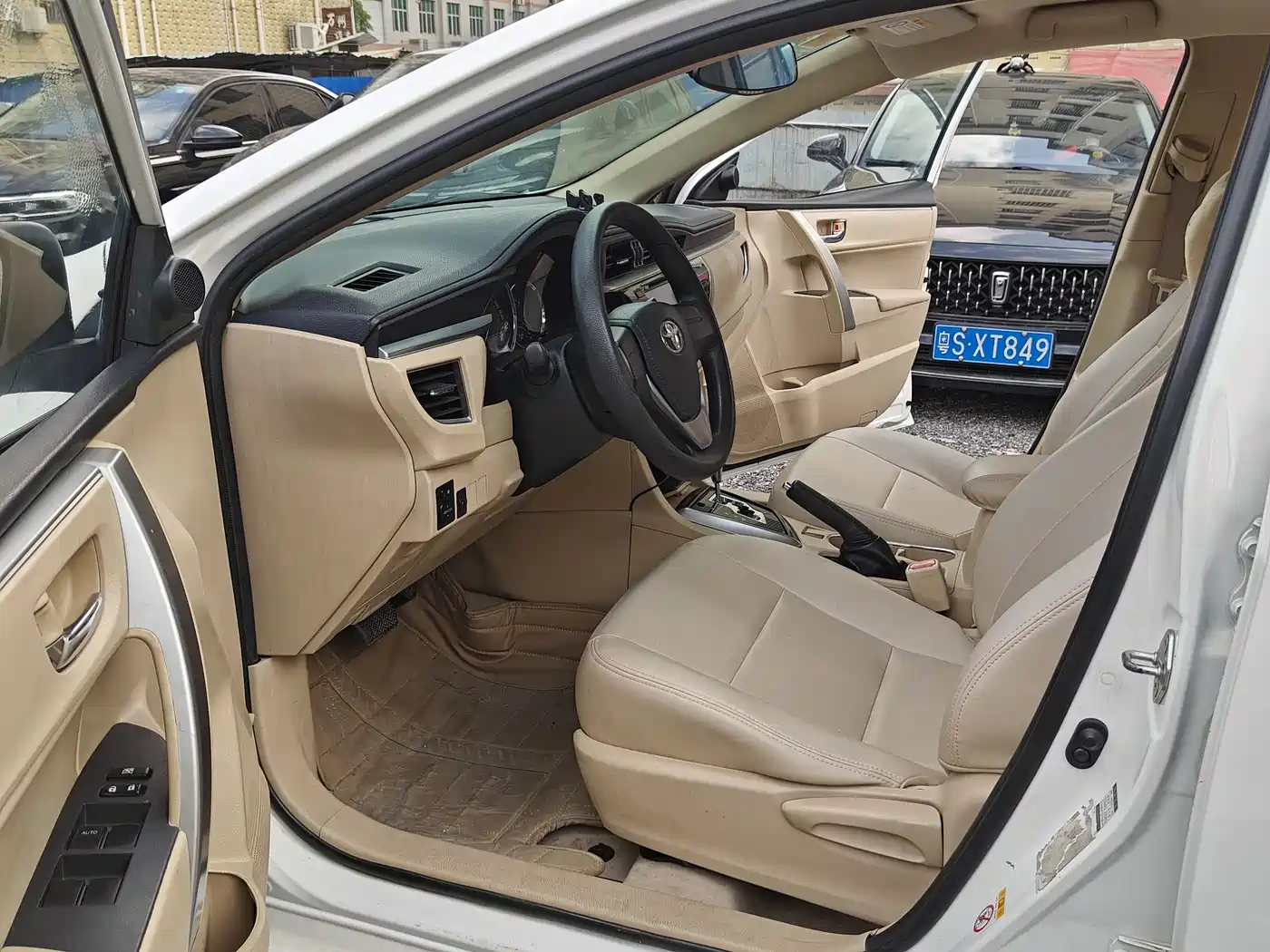 Toyota Corolla 2014 1.6L CVT GL фото 11