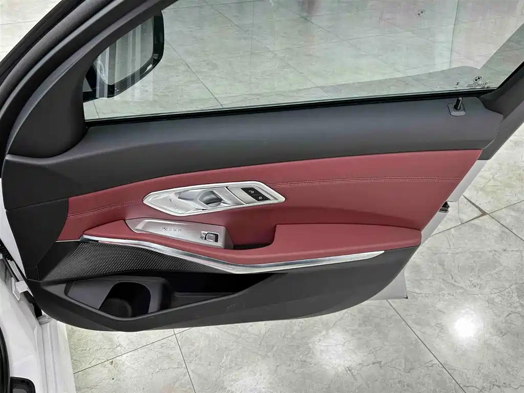 BMW 3 Series 2023 320Li M Sport Package фото 12