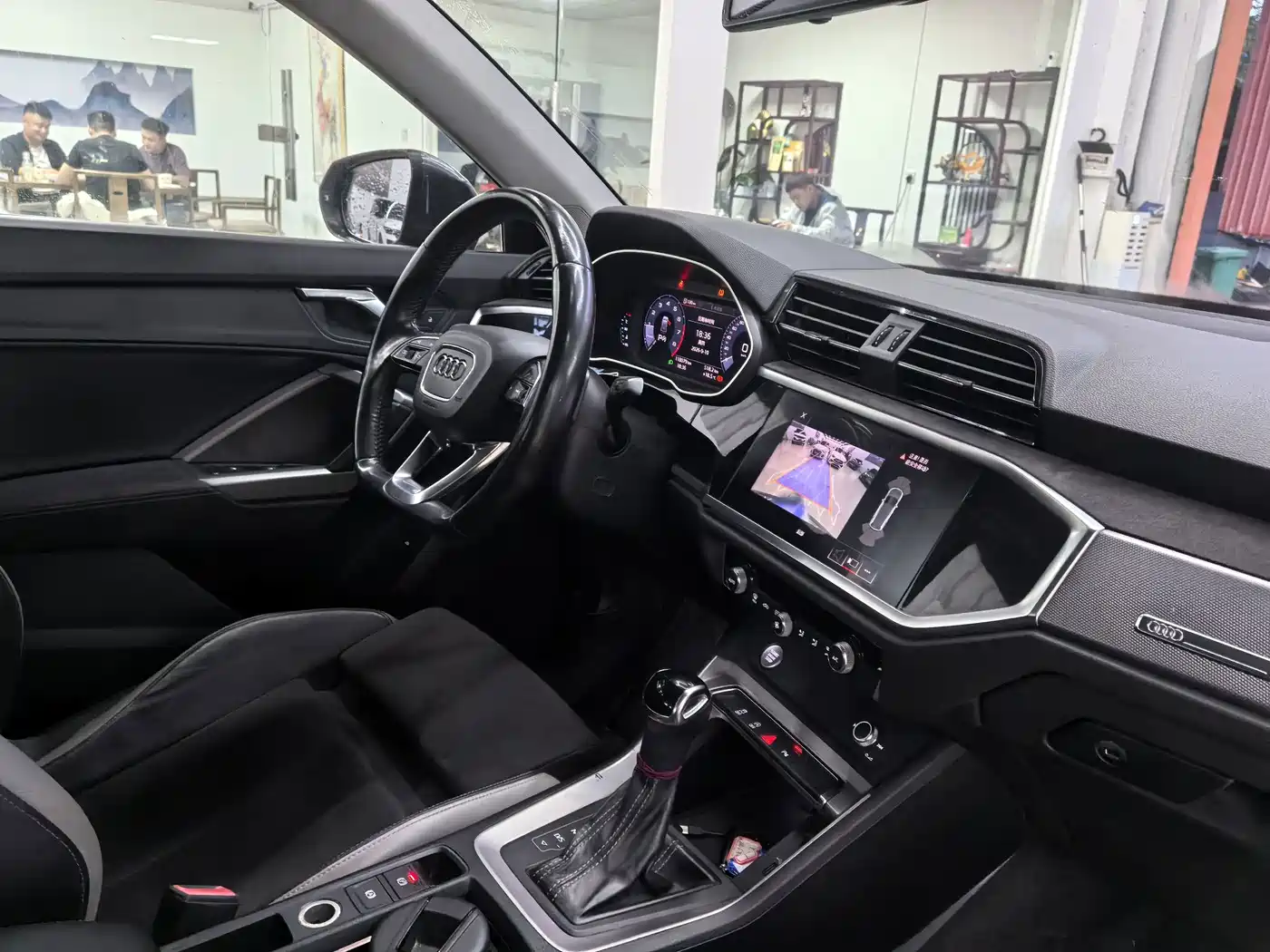 Photo 7 - Audi Q3