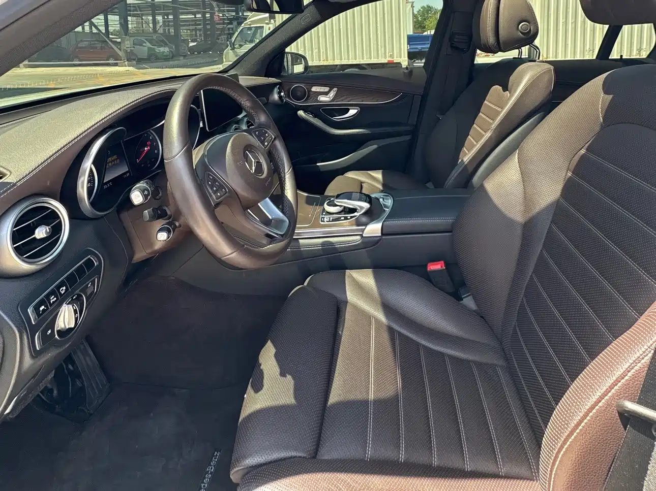 Mercedes-Benz GLC 2016 GLC 300 4MATIC Luxury фото 9