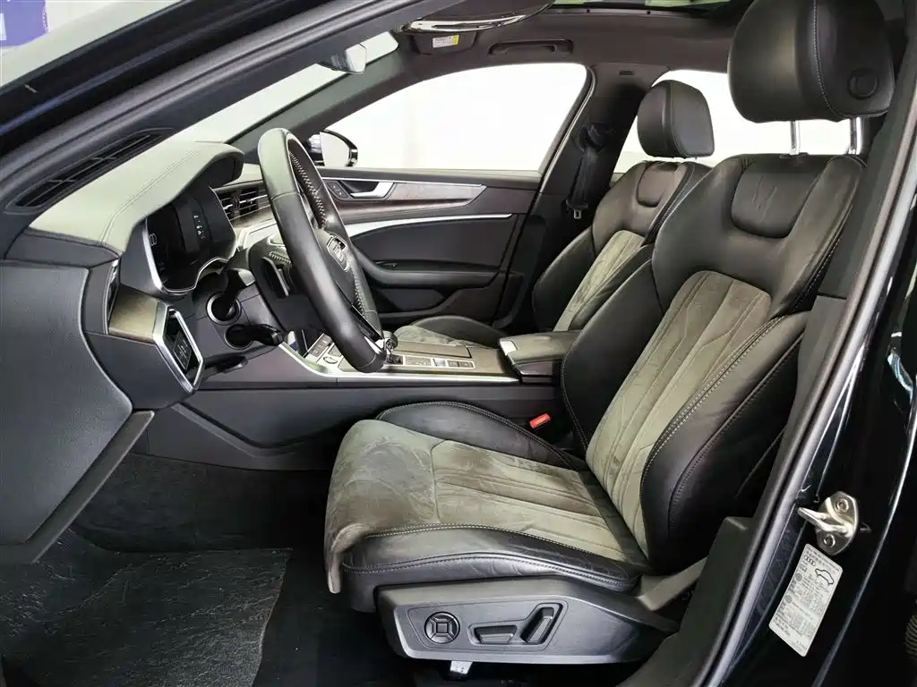 Audi A6L 2021 40 TFSI Luxury Sport фото 20