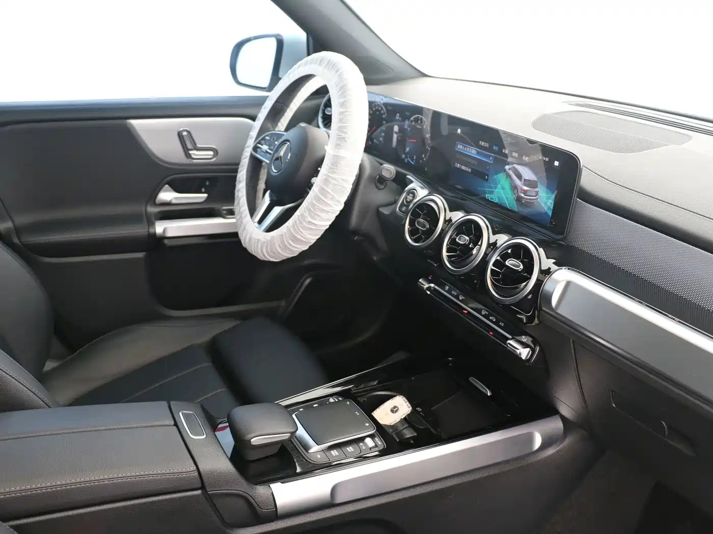 Mercedes-Benz GLB, миниатюра 7