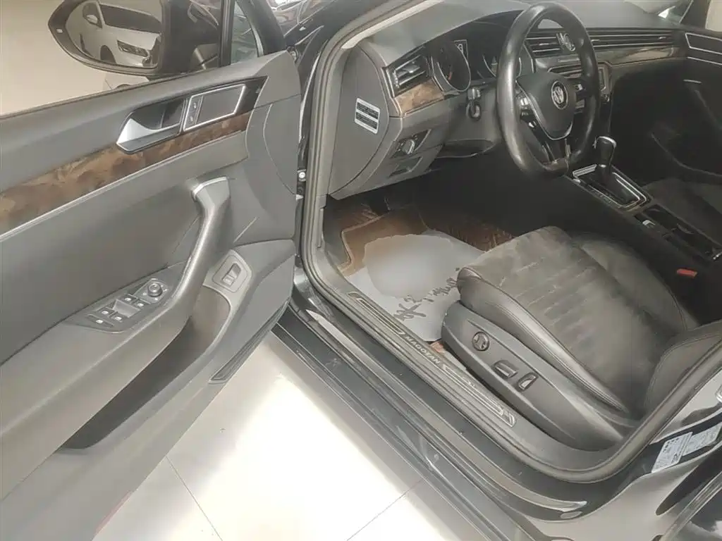 Volkswagen Magotan 2017 330TSI DSG Luxury фото 16
