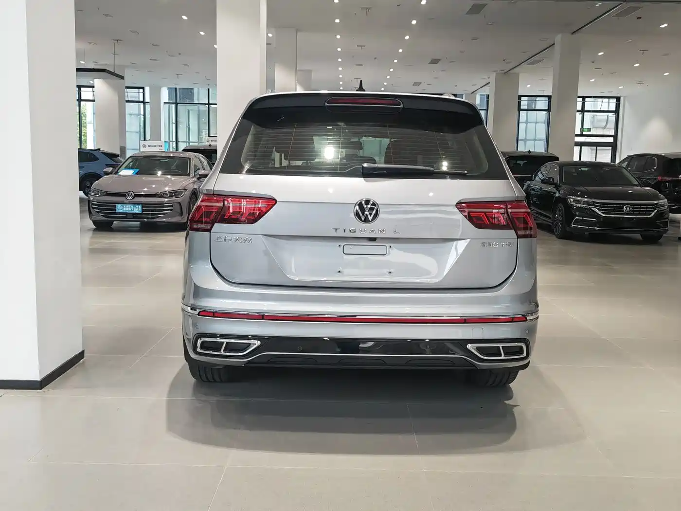 Volkswagen Tiguan L 2022 330TSI Auto 2WD R-Line Premium Edition фото 6