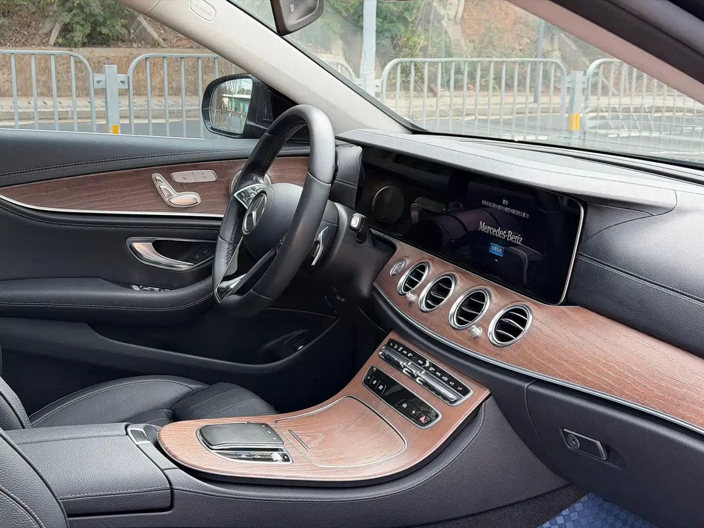 Mercedes-Benz E-Class 2022 E 300 L Luxury фото 12