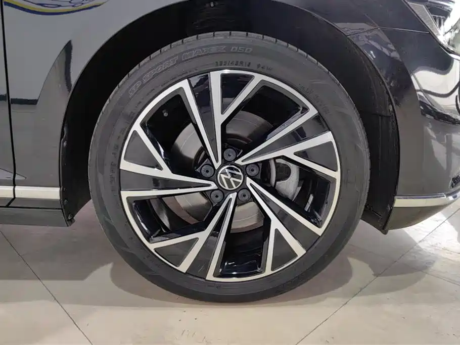 Volkswagen Magotan 2021 330TSI DSG 30th Anniversary Edition фото 6