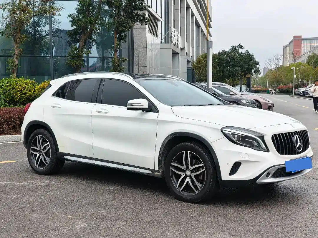 Mercedes-Benz GLA 2016 GLA 200 Fashion фото 3