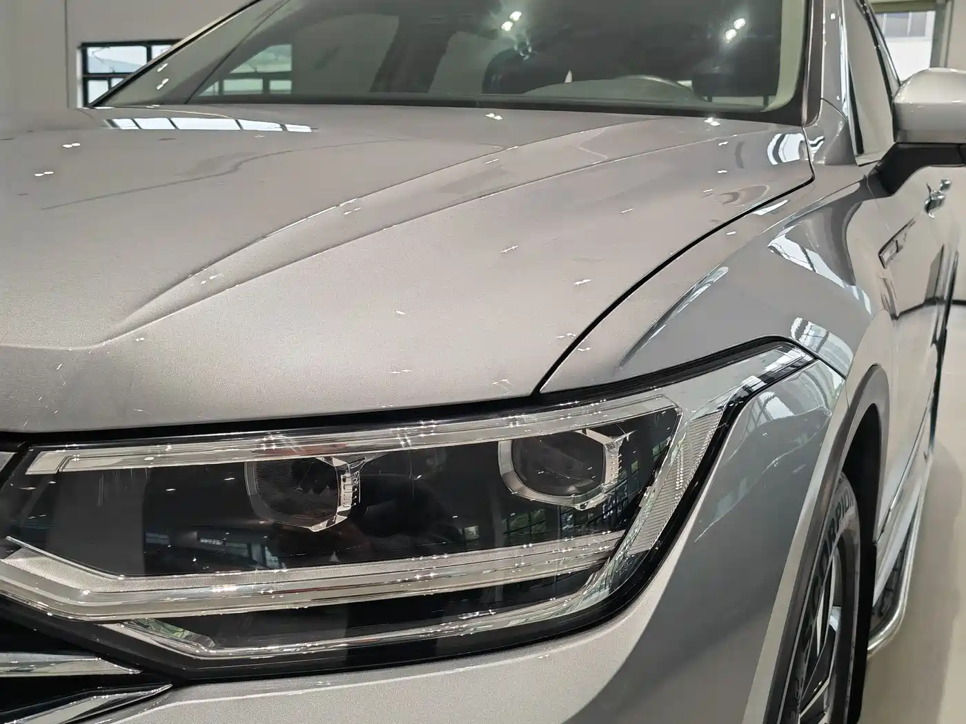 Volkswagen Tiguan L 2022 330TSI Auto 2WD R-Line Premium Edition фото 4