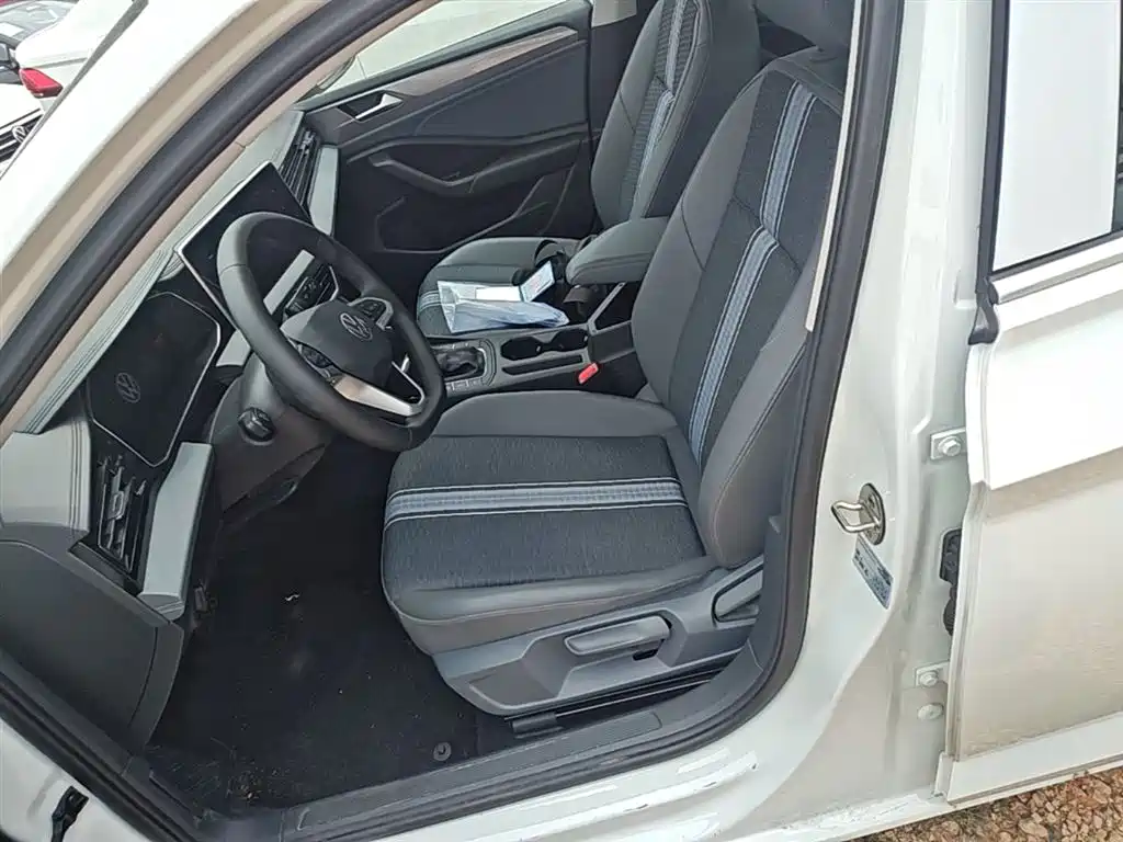 Volkswagen Sagitar 2025 200TSI DSG Flying Leap Edition фото 21