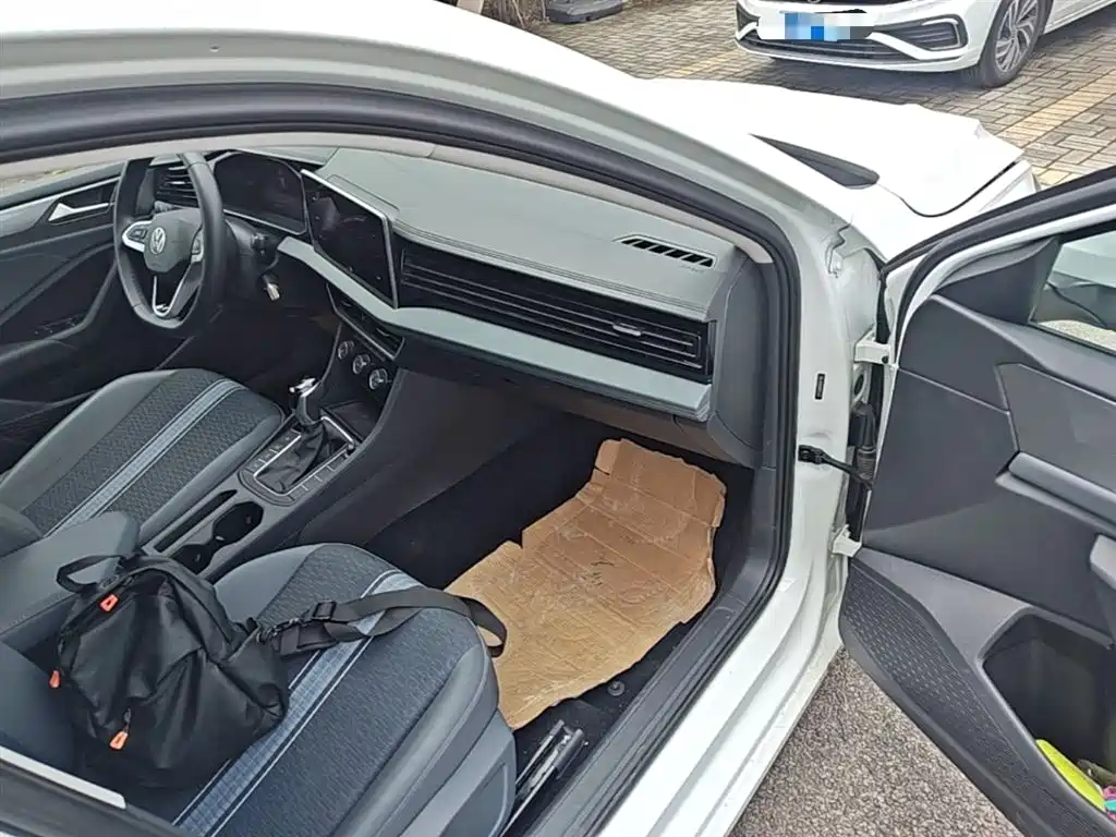 Volkswagen Sagitar 2025 200TSI DSG Flying Leap Edition фото 11