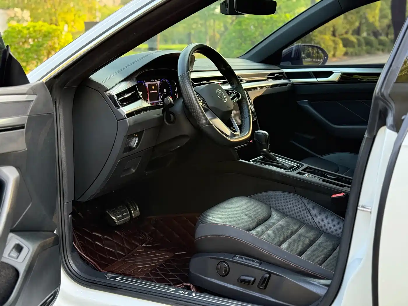 Volkswagen FAW-Volkswagen CC 2021 380TSI Eye-catching Edition фото 11