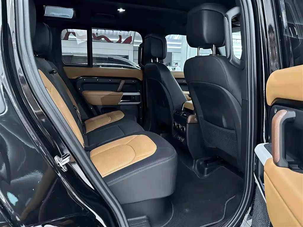 Land Rover Defender 2024 110 3.0T P400 X-DYNAMIC HSE фото 15