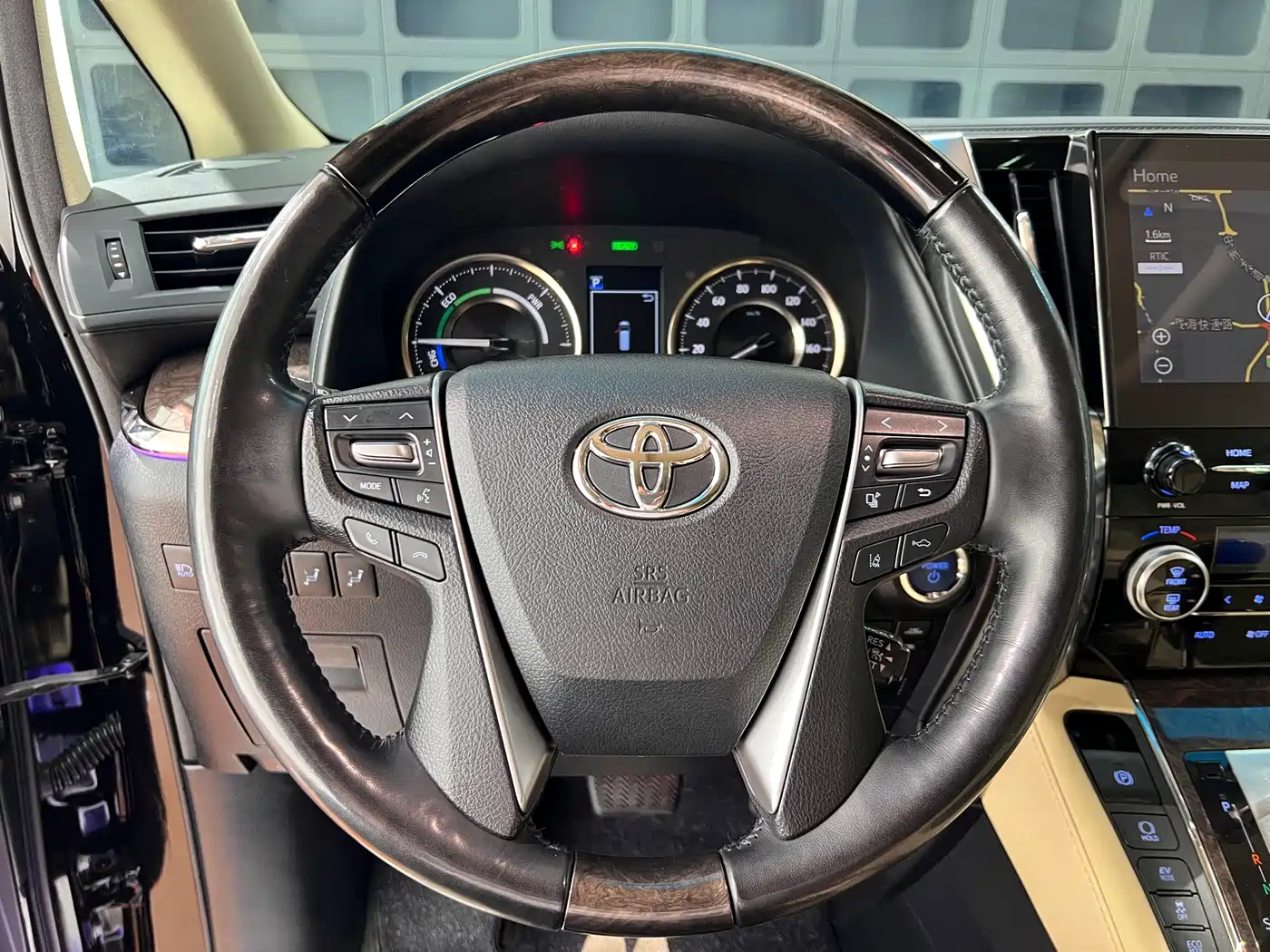 Toyota Alphard 2021 Hybrid 2.5L Ultimate фото 26