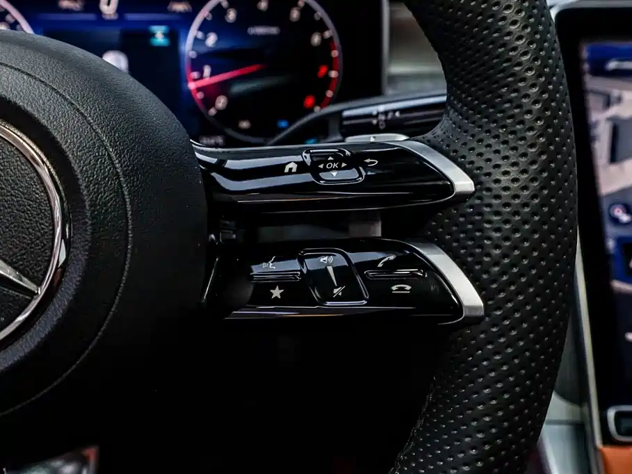 MERCEDES-BENZ GLC