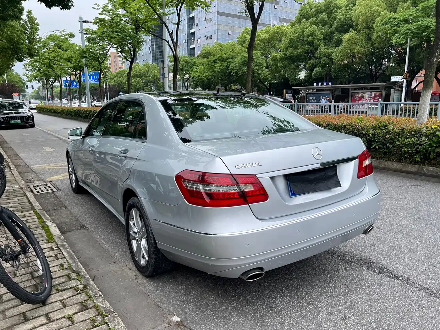 Mercedes-Benz E-Class 2011 E 300 L Fashion Premium фото 5