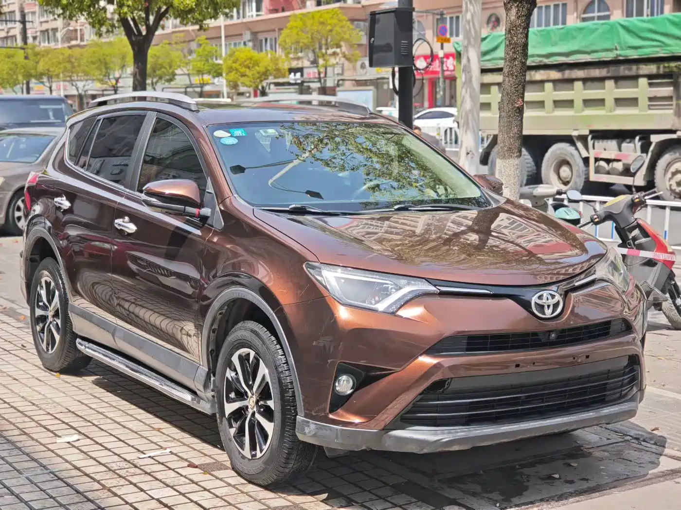 Toyota RAV4 Rongfang 2016 2.0L CVT 2WD Trend (China V) фото 3
