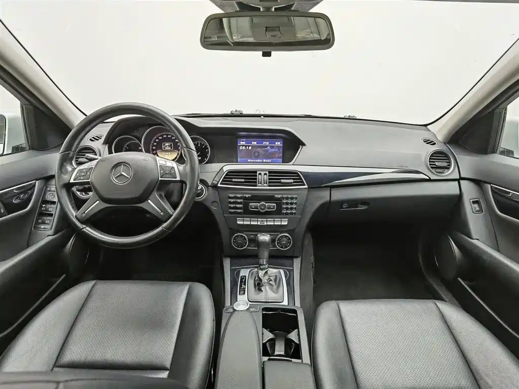 Mercedes-Benz C-Class 2011 C 180K Classic фото 5