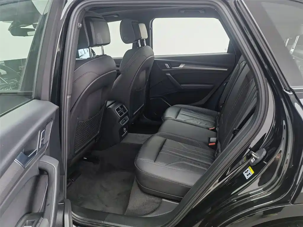 Audi Q5L 2023 40T Luxury Dynamic фото 15