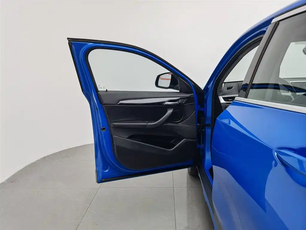 BMW X2 (Import) 2019 sDrive20i M Off-Road Package China VI фото 8