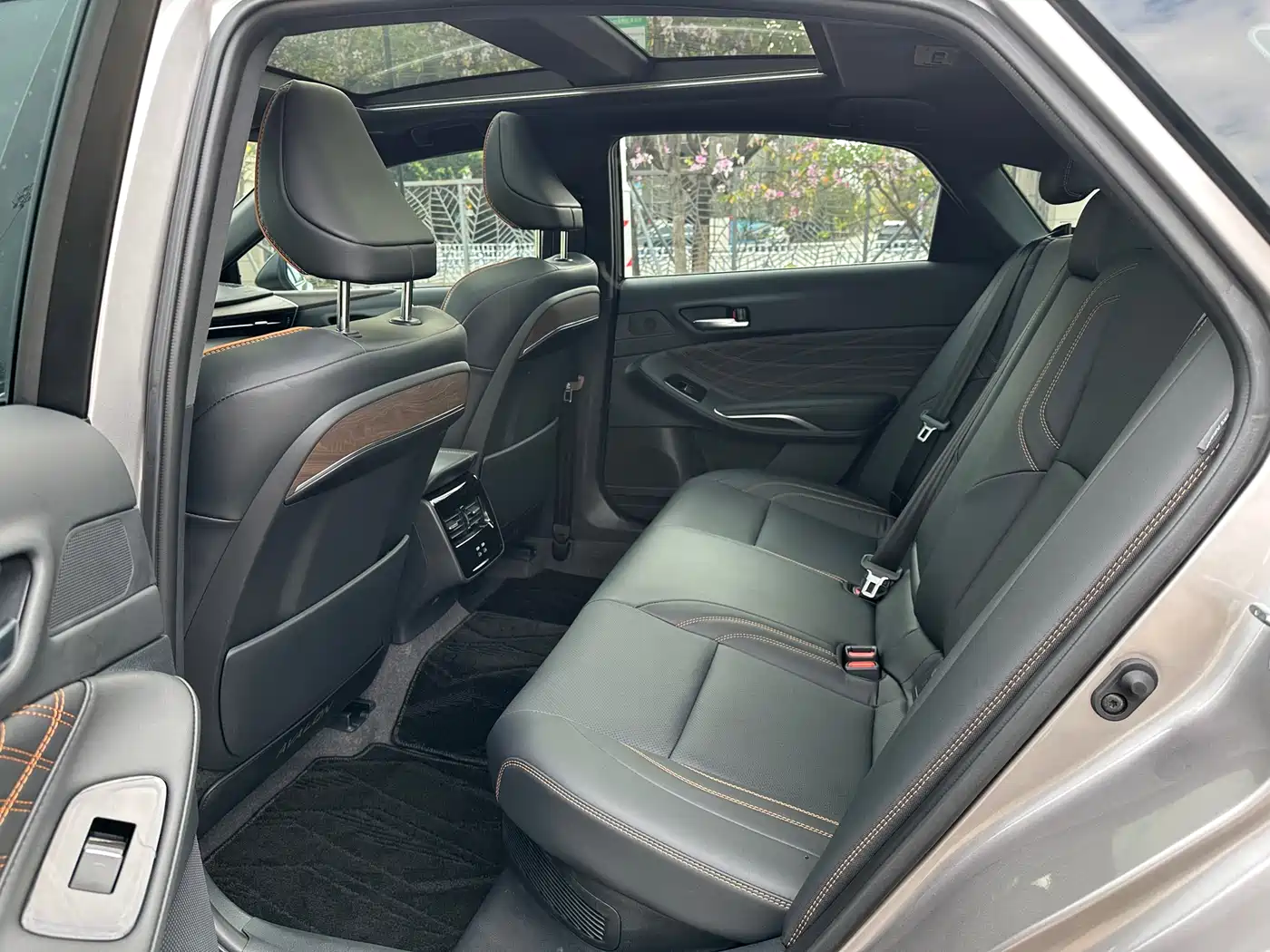 Toyota Avalon 2024 Hybrid 2.0L Luxury Edition фото 8