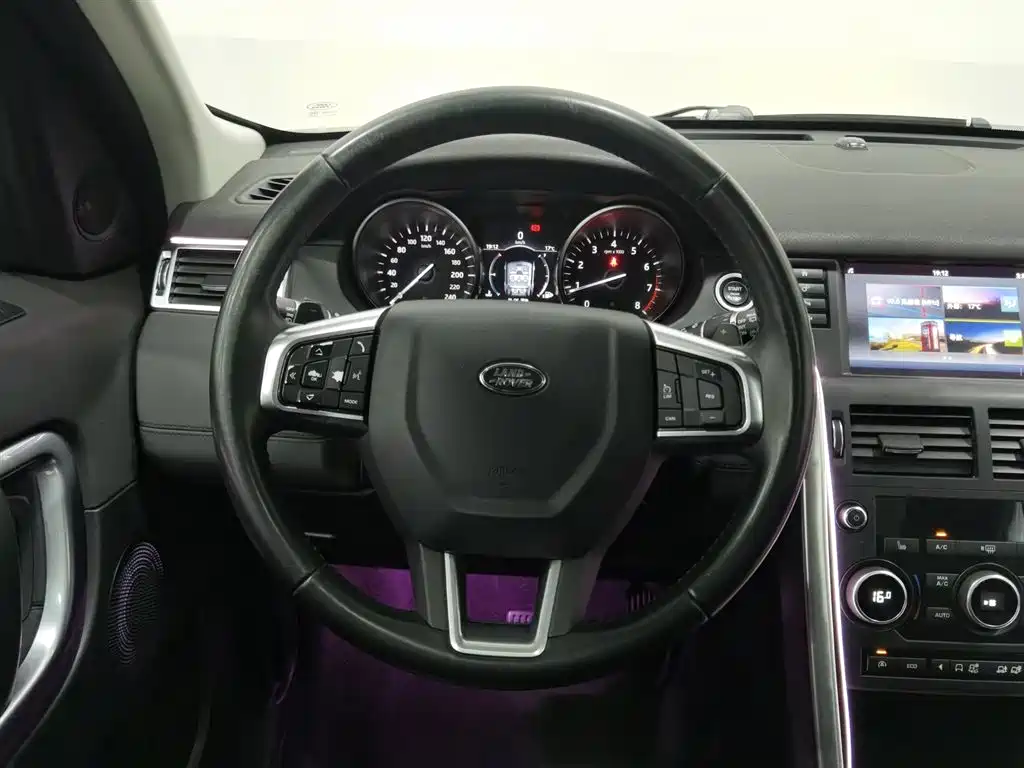 Land Rover Discovery Sport 2017 2.0T HSE фото 11