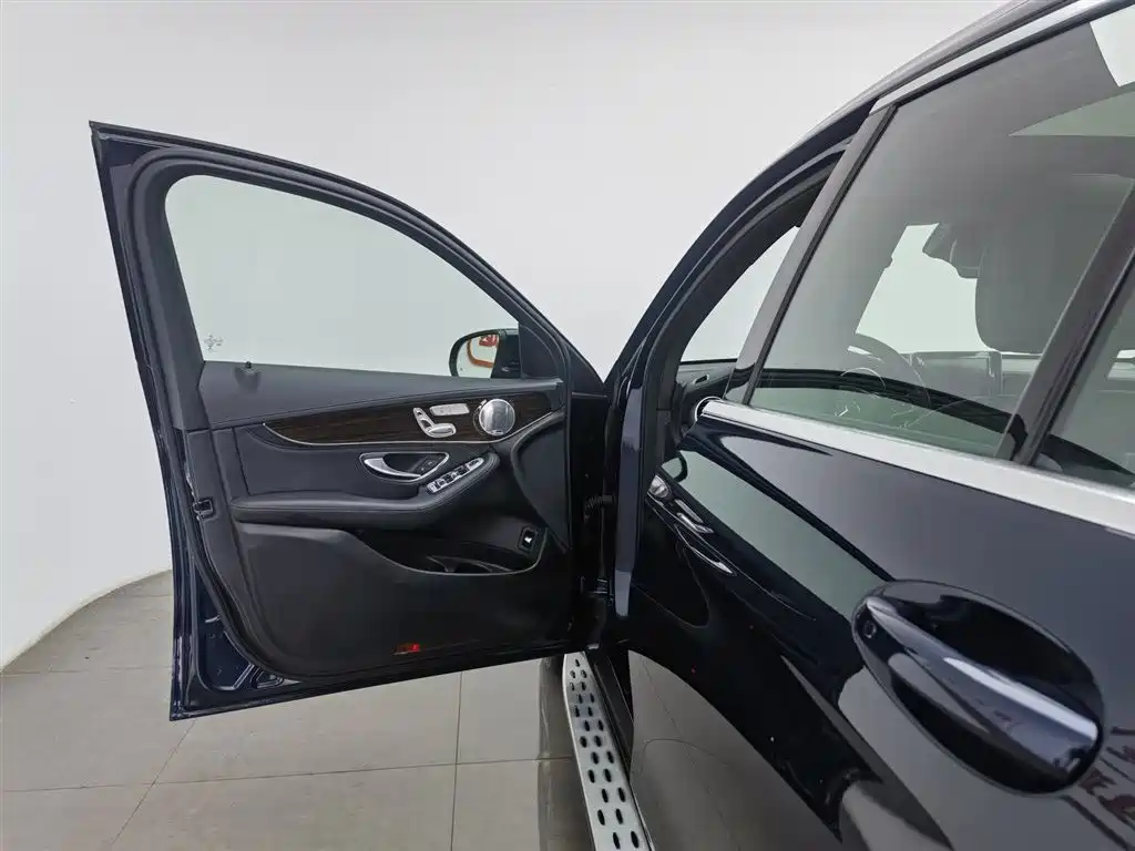 Mercedes-Benz GLC 2017 GLC 260 4MATIC Luxury фото 8