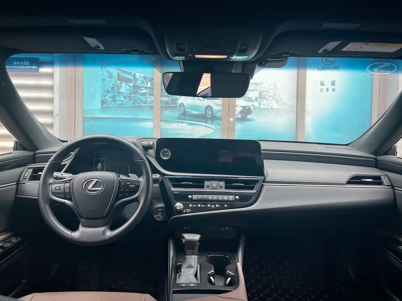 Lexus ES 2022 300h Excellence Edition фото 11